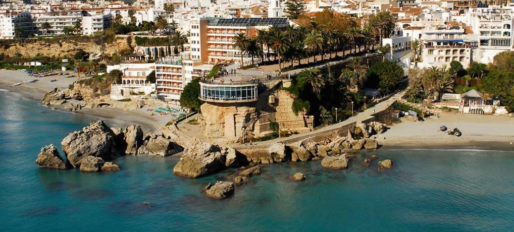 Apartamento Yaiza Nerja Bagian luar foto